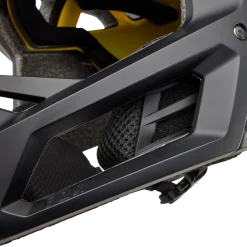 Proframe matzwarte helm