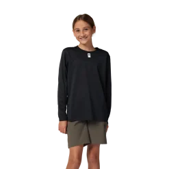 Tienershirt Youth Defend met lange mouw